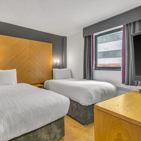 Roomzzz Leeds City West Bagian luar foto