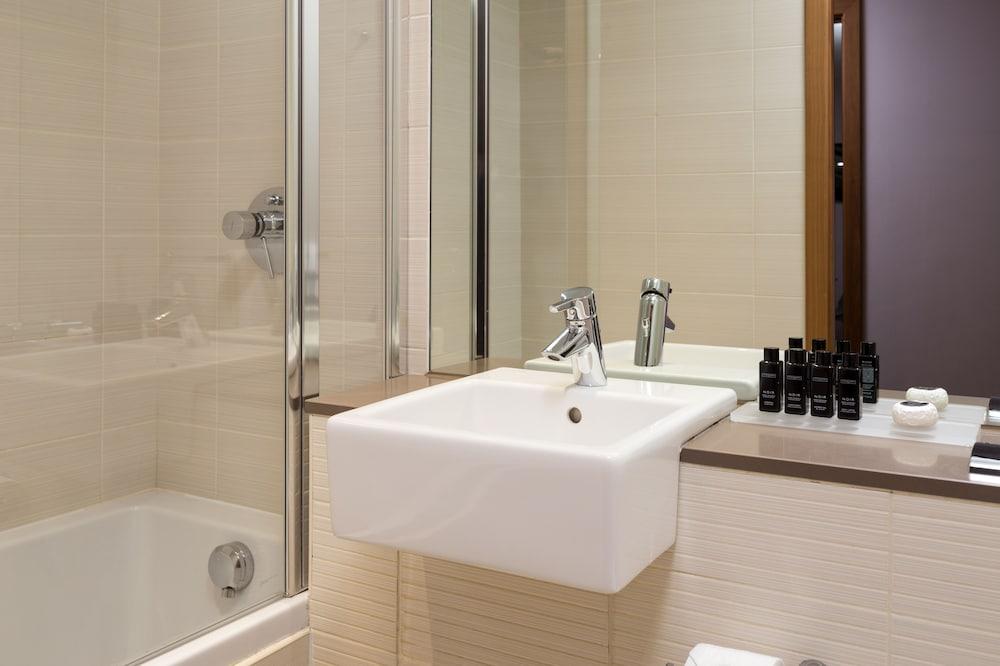Roomzzz Leeds City West Bagian luar foto