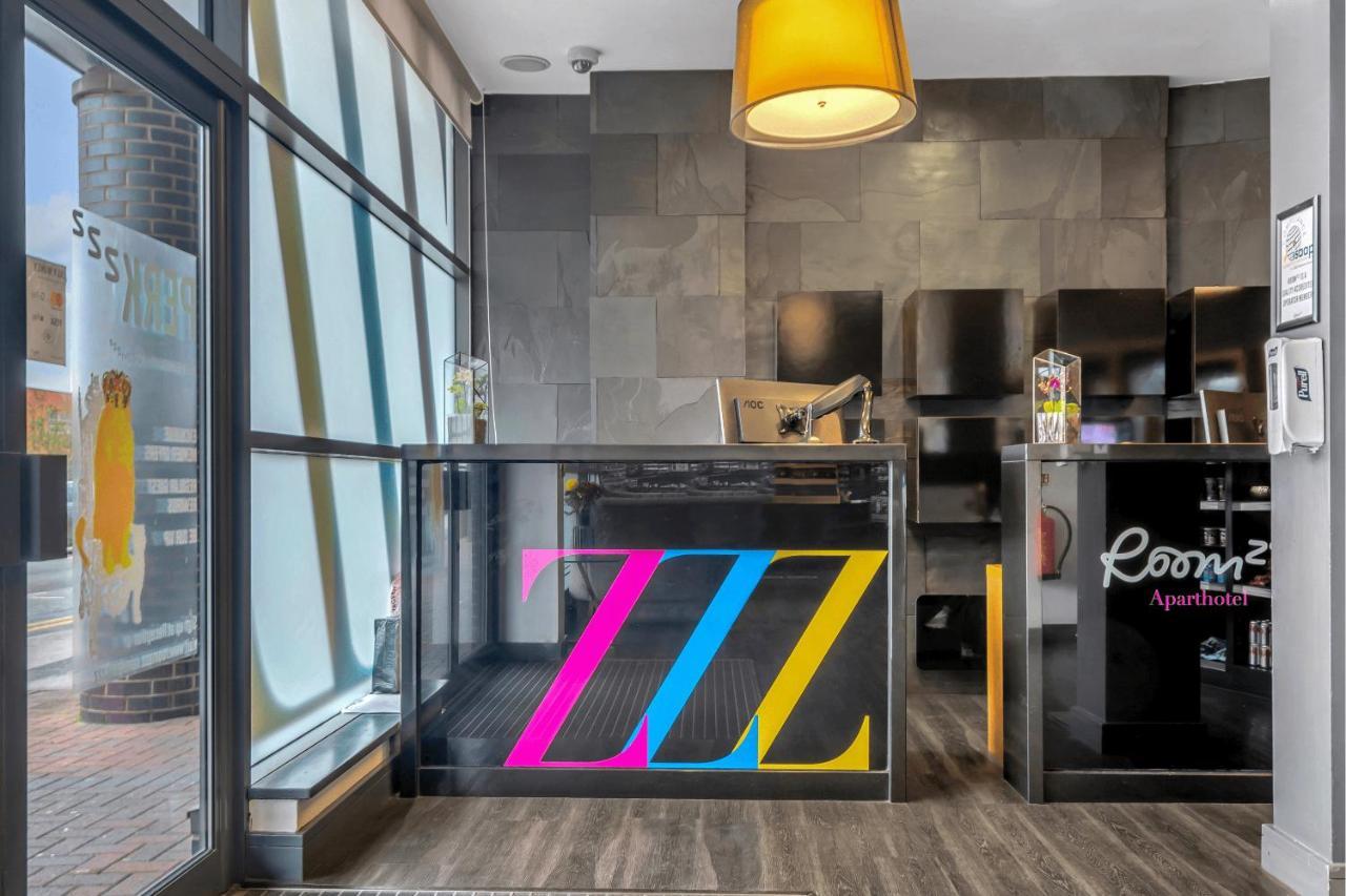 Roomzzz Leeds City West Bagian luar foto