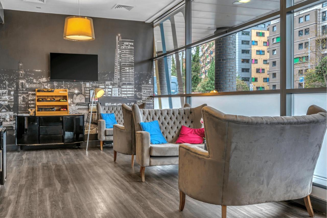 Roomzzz Leeds City West Bagian luar foto
