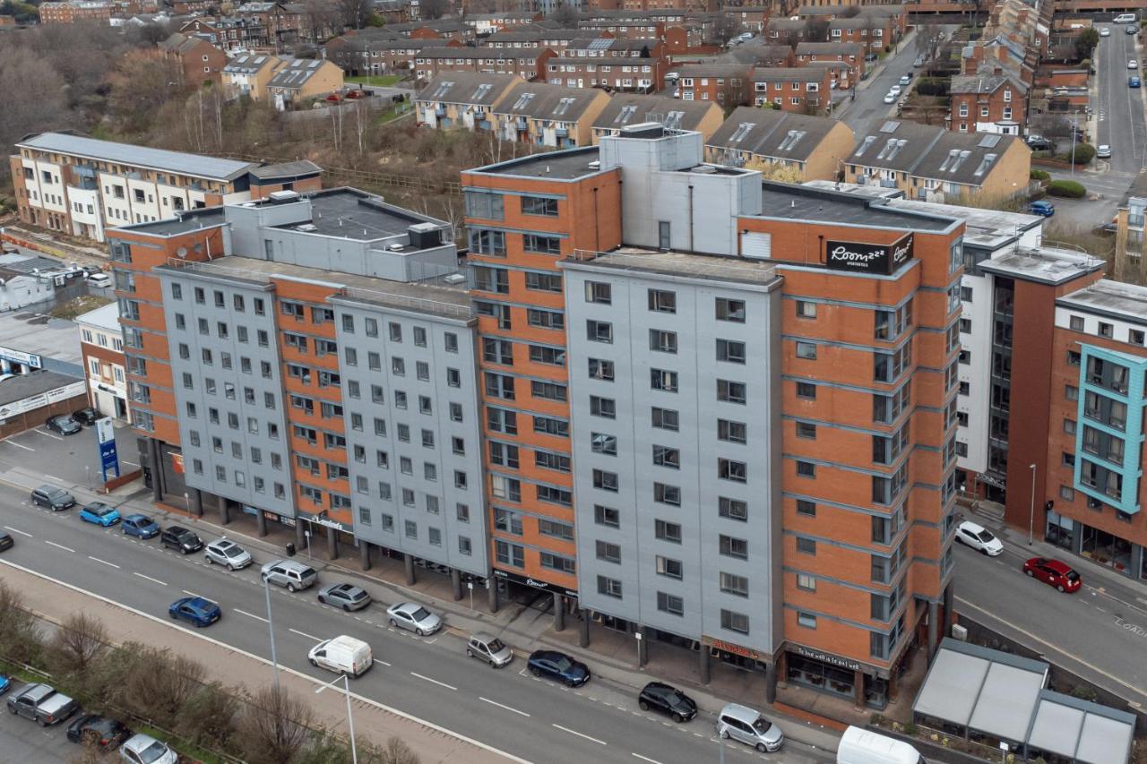 Roomzzz Leeds City West Bagian luar foto