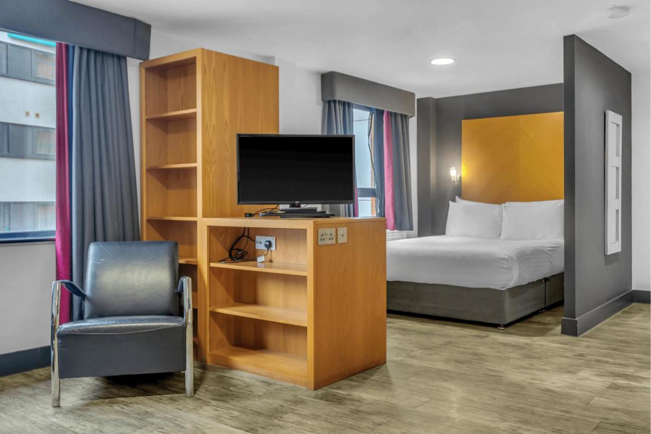 Roomzzz Leeds City West Bagian luar foto