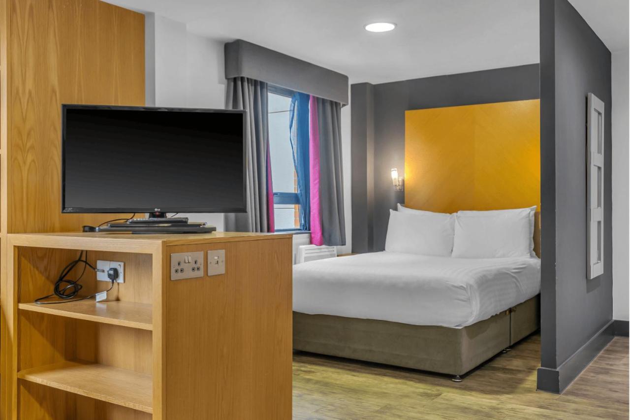 Roomzzz Leeds City West Bagian luar foto