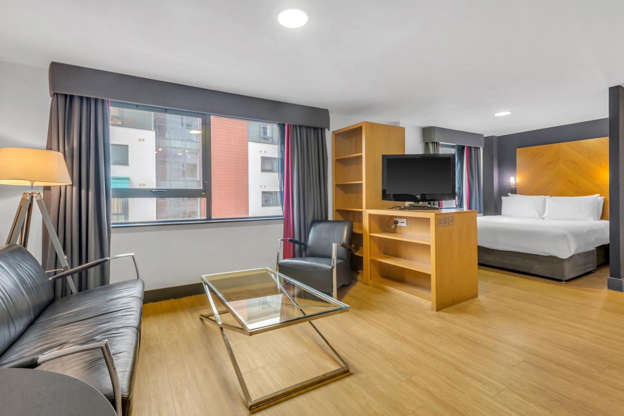 Roomzzz Leeds City West Bagian luar foto