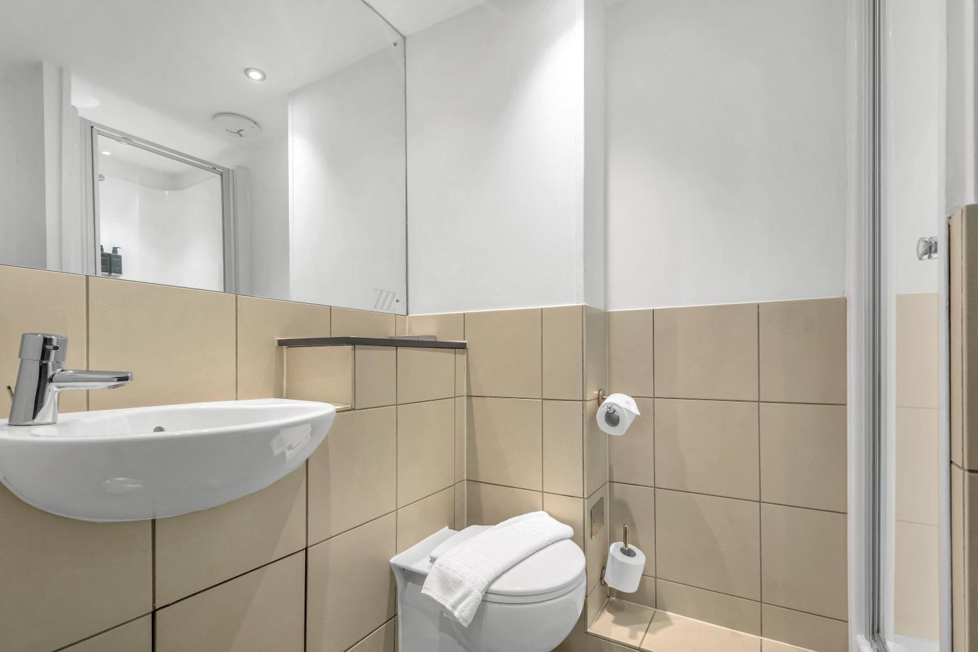 Roomzzz Leeds City West Bagian luar foto