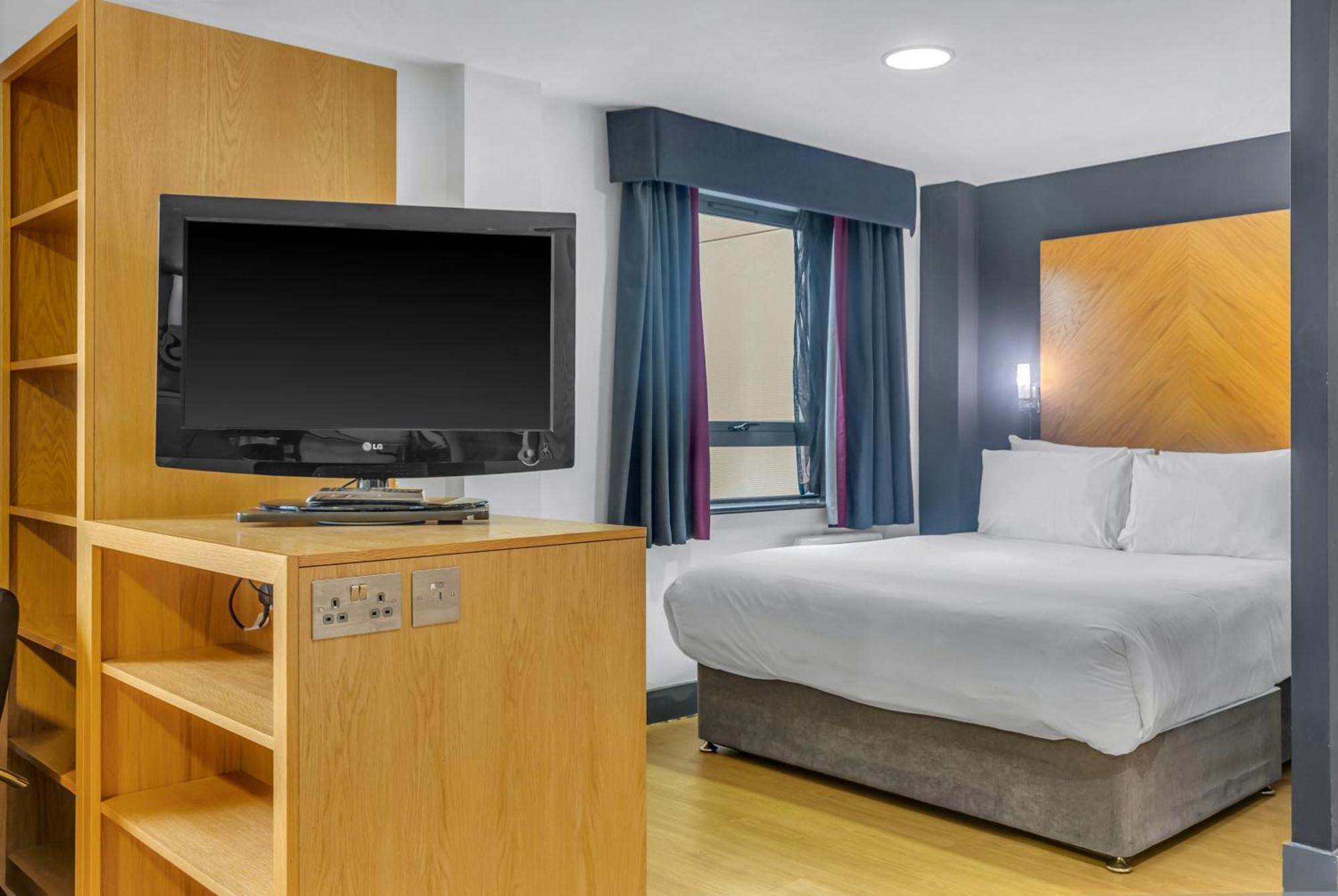 Roomzzz Leeds City West Bagian luar foto
