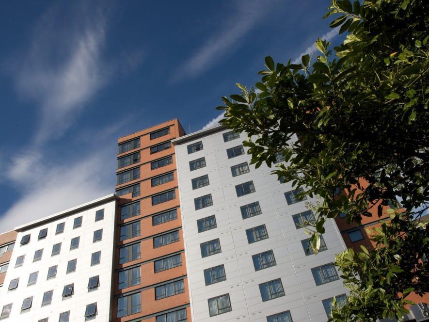 Roomzzz Leeds City West Bagian luar foto
