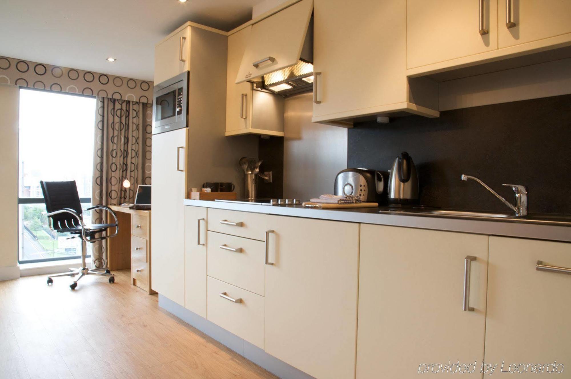 Roomzzz Leeds City West Ruang foto