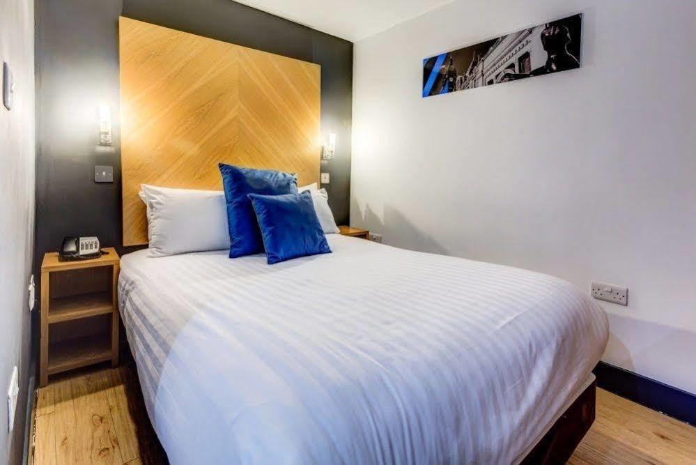 Roomzzz Leeds City West Bagian luar foto