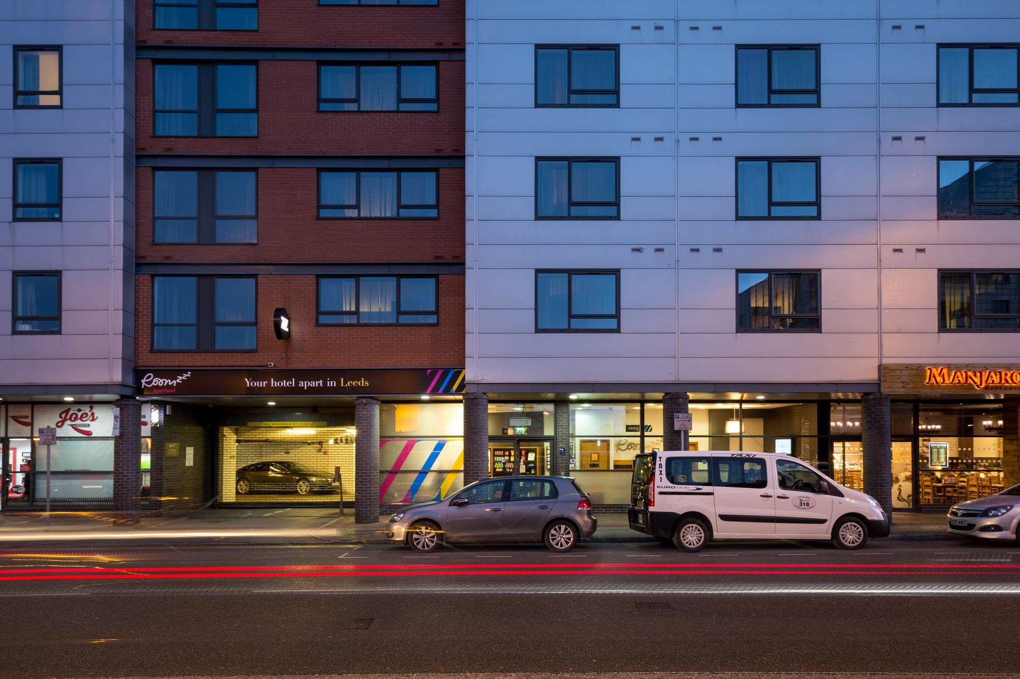 Roomzzz Leeds City West Bagian luar foto